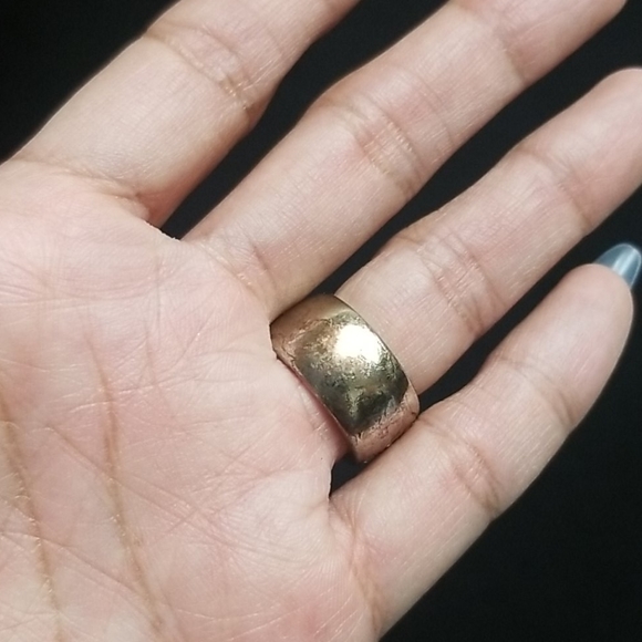 Ring - Picture 2 of 2